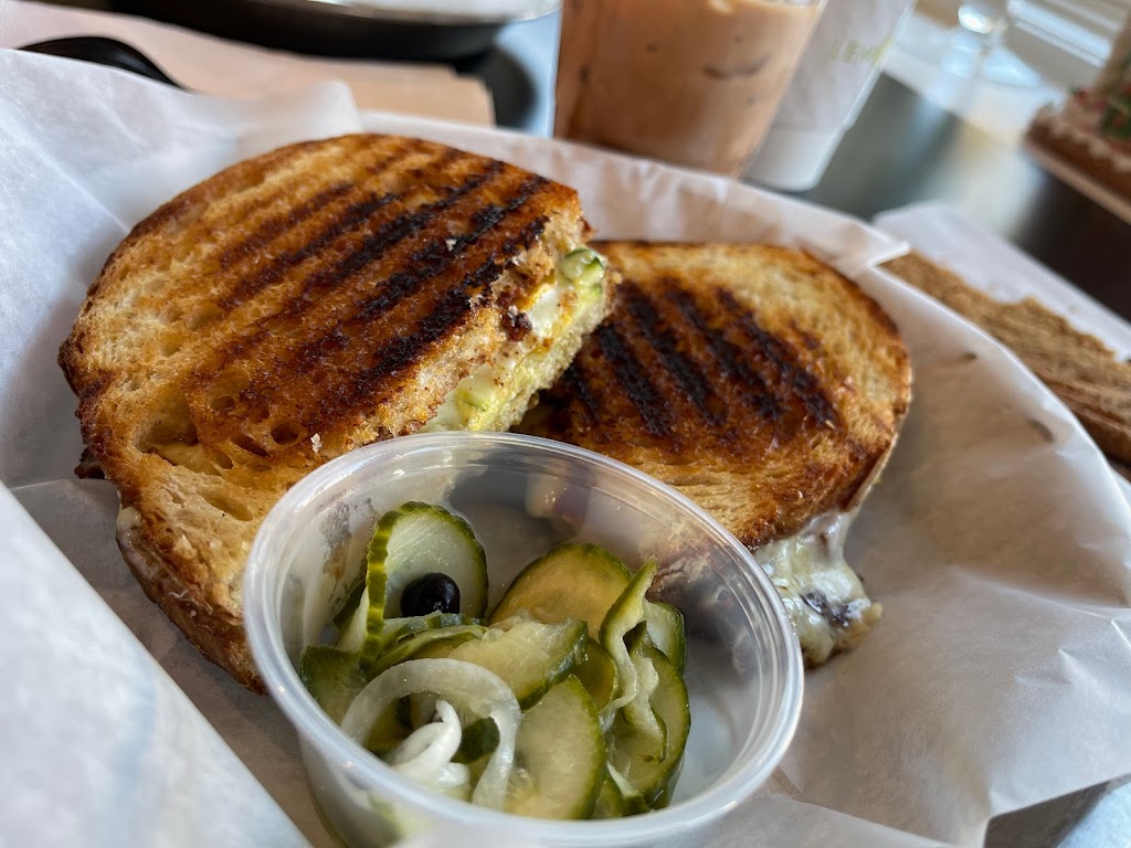 Lemon Falls Cafe/Marketplace | cafe | 95 N Main St, Chagrin Falls, OH 44022, USA | 4402478000 OR +1 440-247-8000