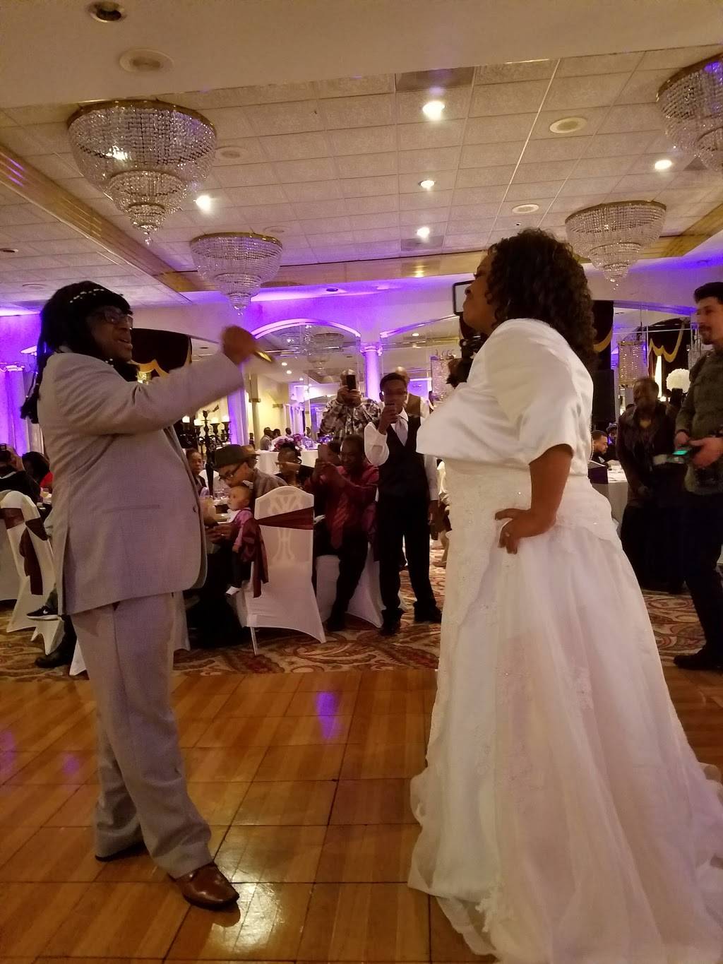 Salaam Restaurant & Bakery | restaurant | 700 W 79th St, Chicago, IL 60620, USA | 7733246005 OR +1 773-324-6005