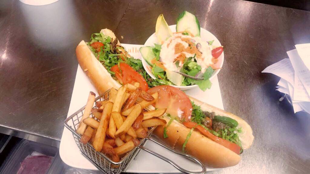 Allô! Mon Coco Victoriaville | restaurant | 1600 Rue Notre Dame E, Victoriaville, QC G6P 0B4, Canada | 8197523232 OR +1 819-752-3232