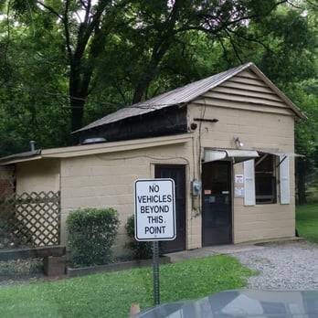 BBQ Pit | restaurant | 263 2nd Ave SW, Hickory, NC 28602, USA | 8283267211 OR +1 828-326-7211