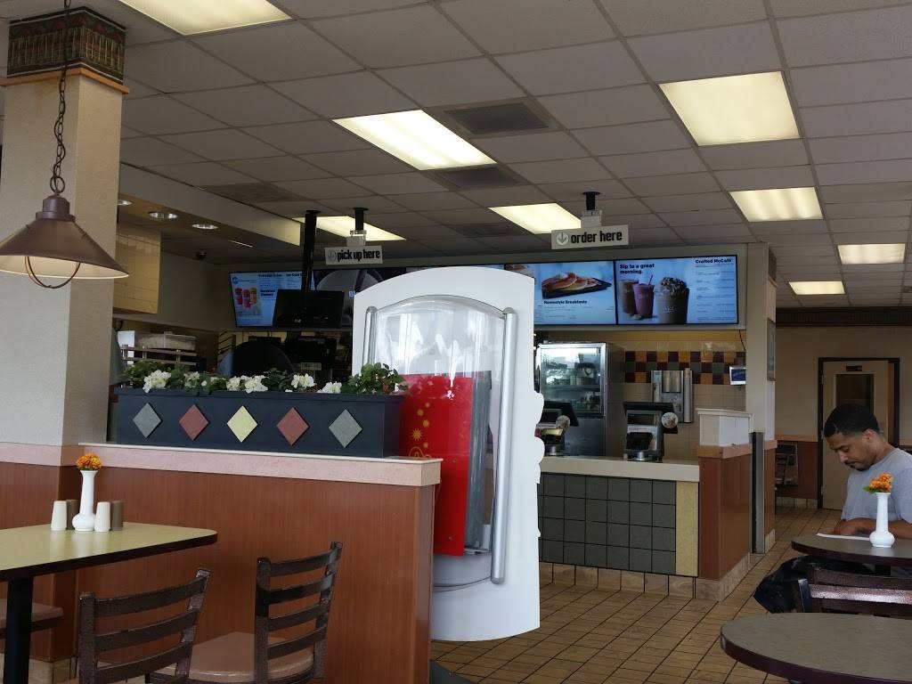 McDonalds | cafe | 3805 Hacks Cross Rd, Memphis, TN 38125, USA | 9017524962 OR +1 901-752-4962