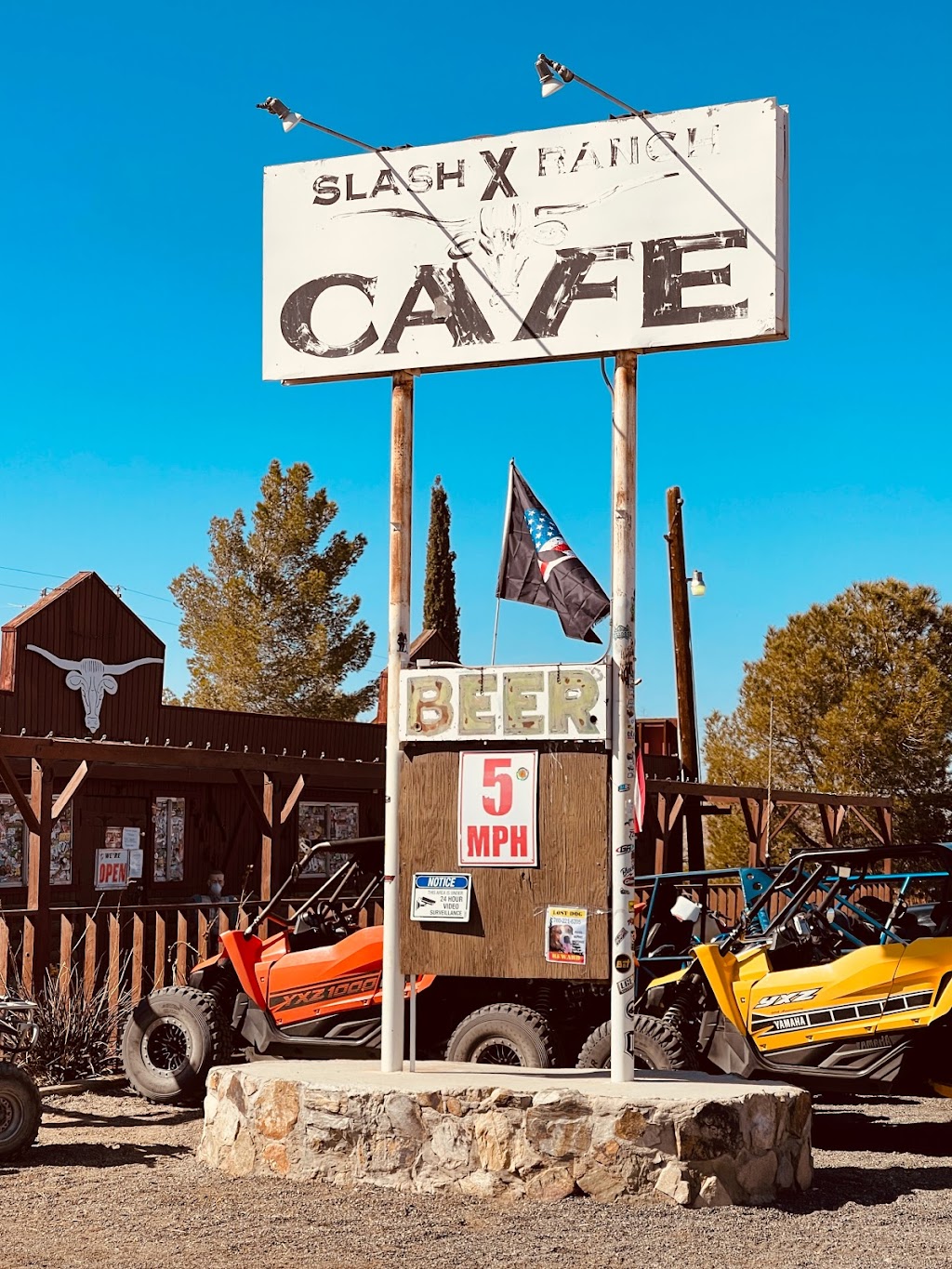 Slash X Ranch Cafe | cafe | 28040 Barstow Rd, Barstow, CA 92311, USA | 7602521197 OR +1 760-252-1197