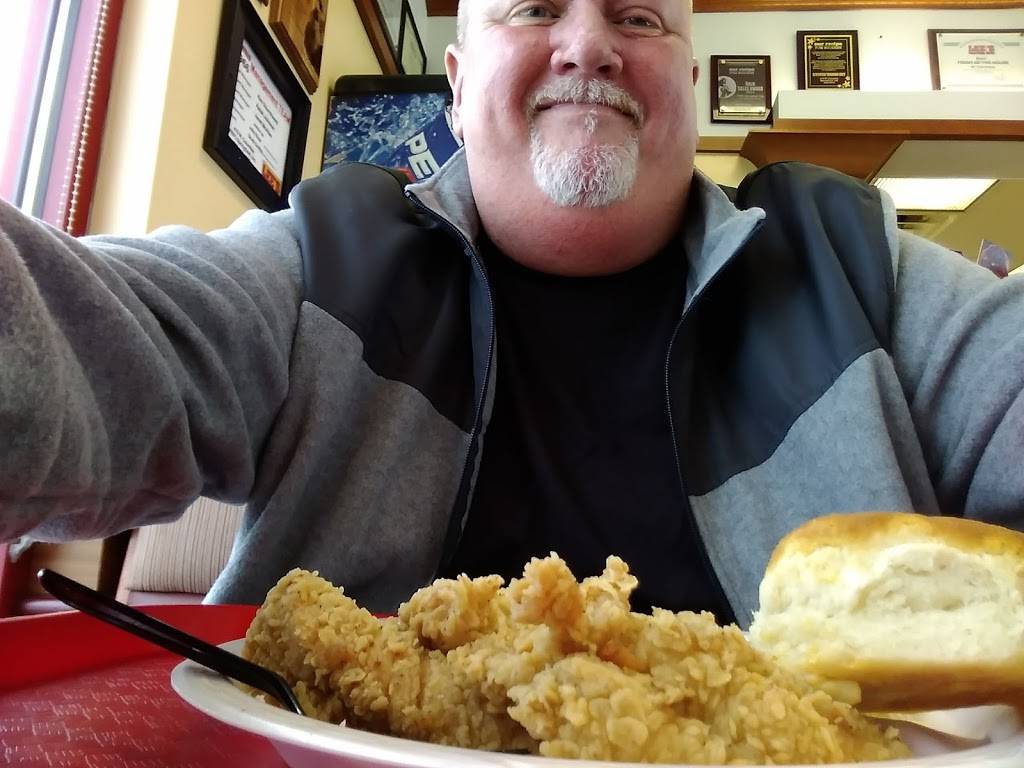 Lees Famous Recipe Chicken - Springfield (Downtown) | restaurant | 410 W Columbia St, Springfield, OH 45504, USA | 9373241938 OR +1 937-324-1938