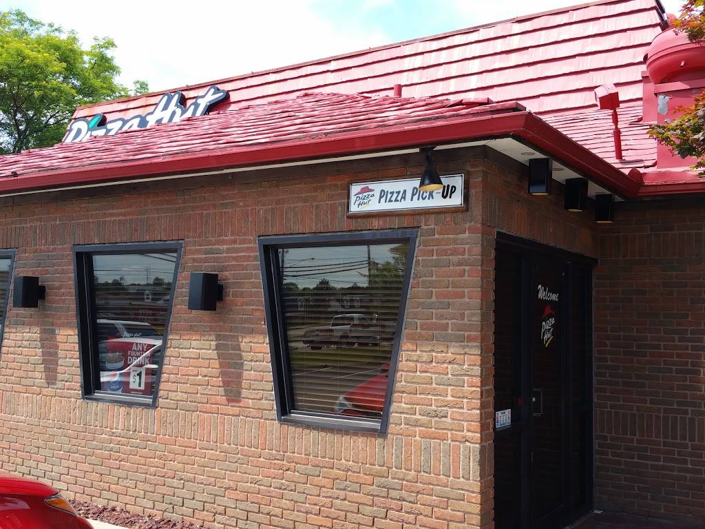 Pizza Hut | restaurant | 613 E Aurora Rd, Macedonia, OH 44056, USA | 3304672215 OR +1 330-467-2215
