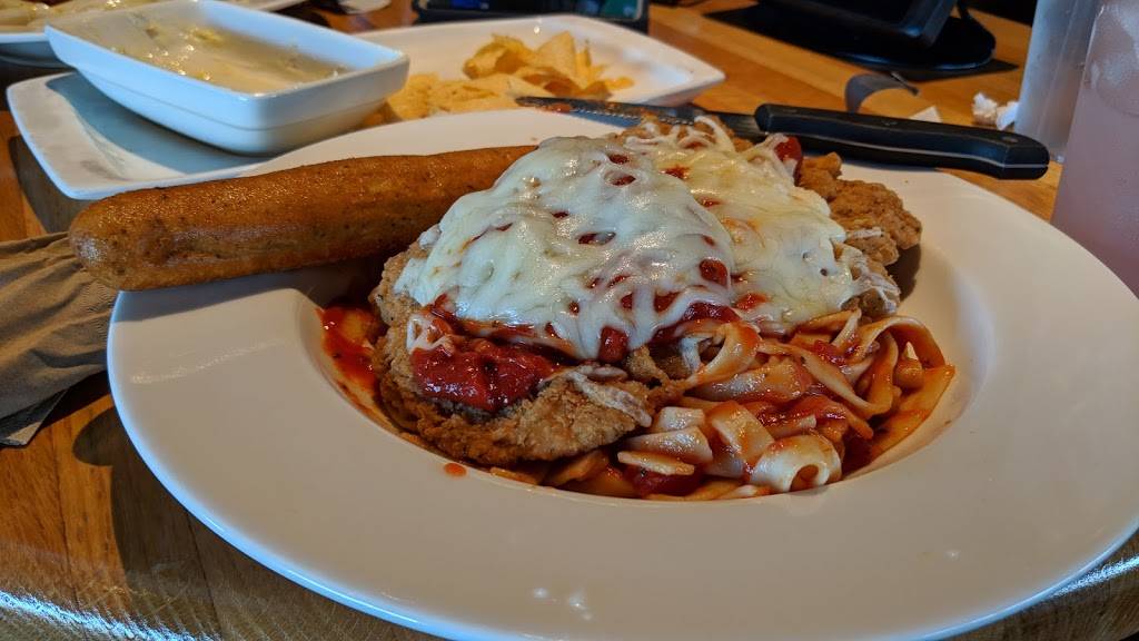 Applebees Grill + Bar | restaurant | 901 N Spence Ave, Goldsboro, NC 27534, USA | 9197515800 OR +1 919-751-5800