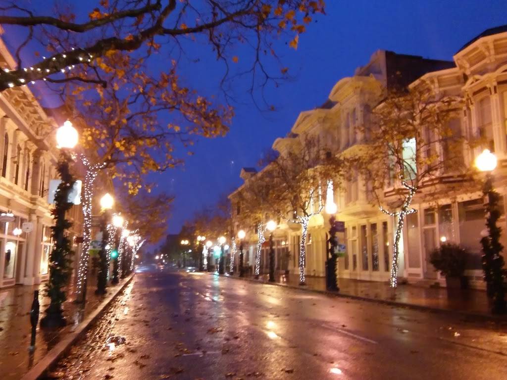 Starbucks | cafe | 801 Broadway, Oakland, CA 94607, USA | 5102388318 OR +1 510-238-8318