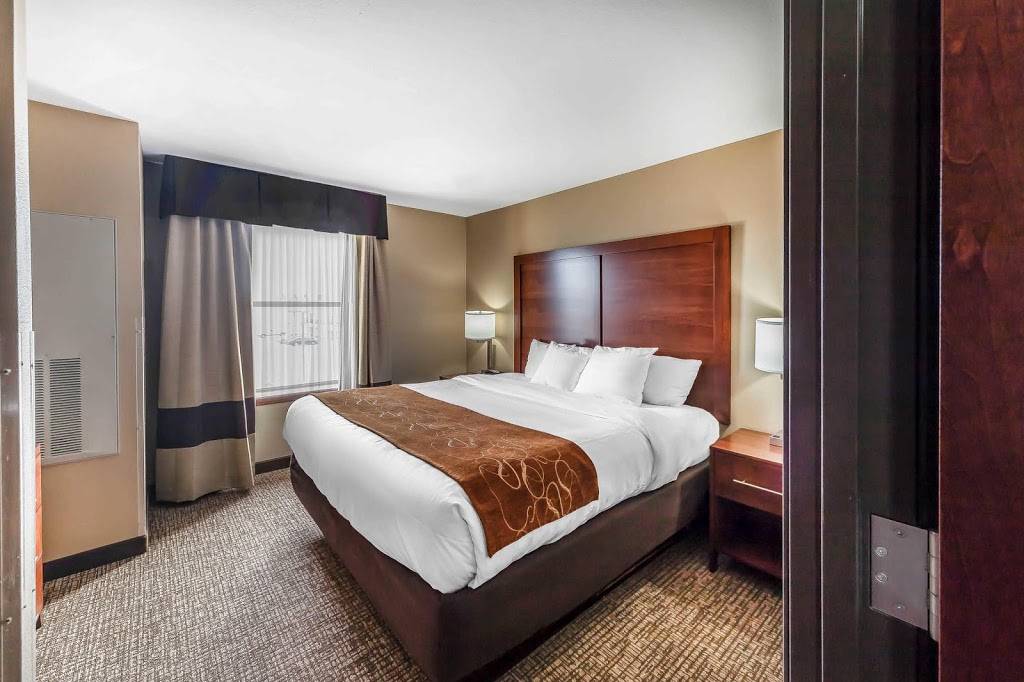 Comfort Suites | restaurant | 11424 NW 4th St, Yukon, OK 73099, USA | 4055776500 OR +1 405-577-6500