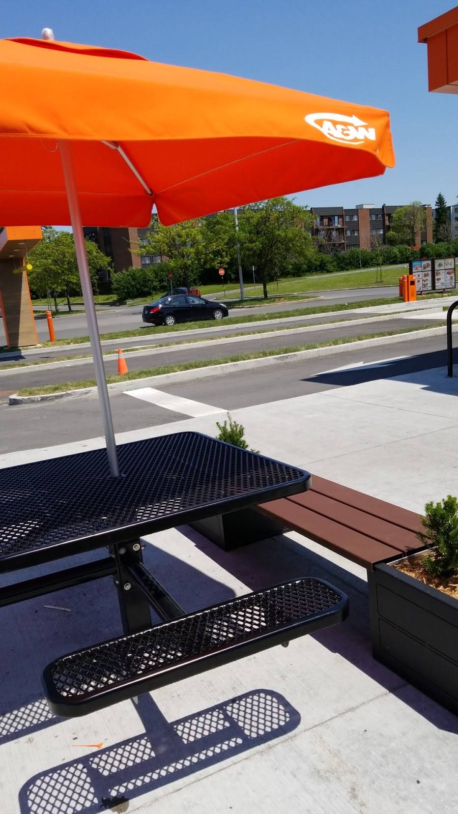 A&W Canada | restaurant | 4813 Boul Saint-Jean, Pierrefonds, QC H9H 2A9, Canada | 4382207587 OR +1 438-220-7587