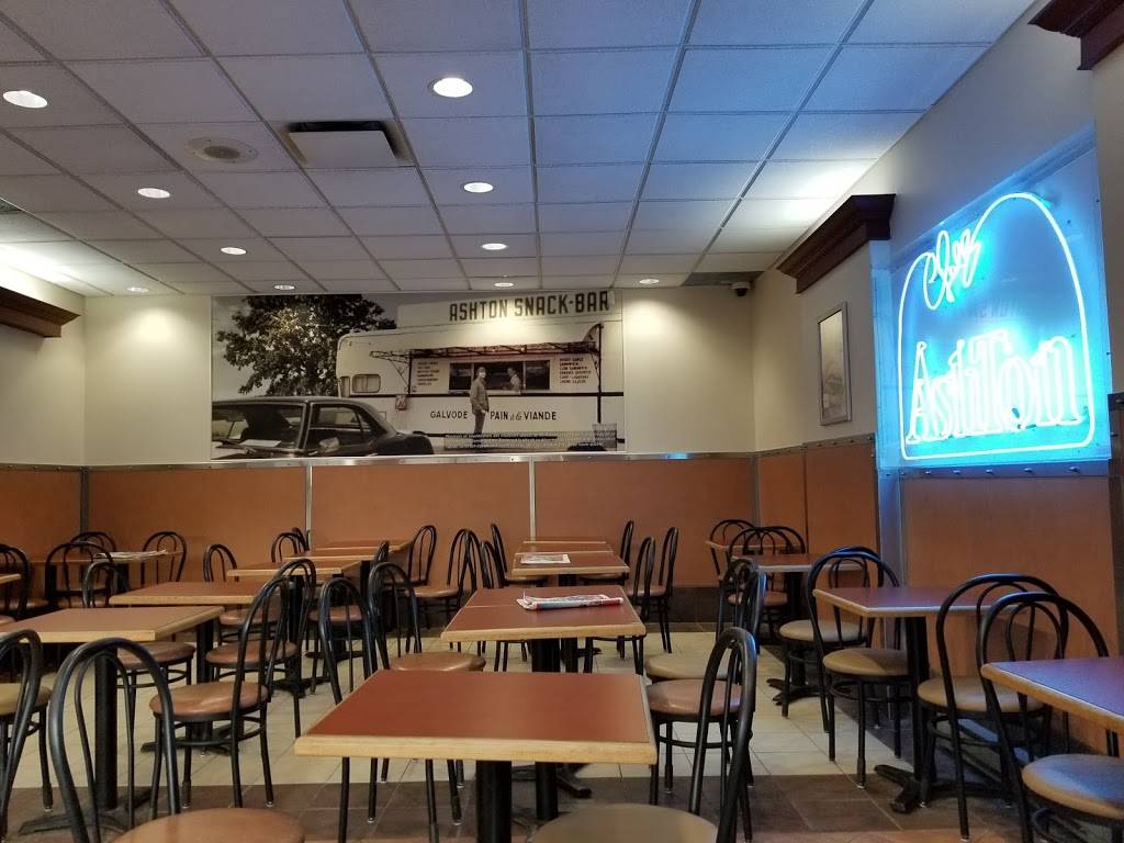 Chez Ashton | restaurant | 520 Boulevard Louis-XIV, Québec, QC G1H 4N8, Canada | 4186287352 OR +1 418-628-7352