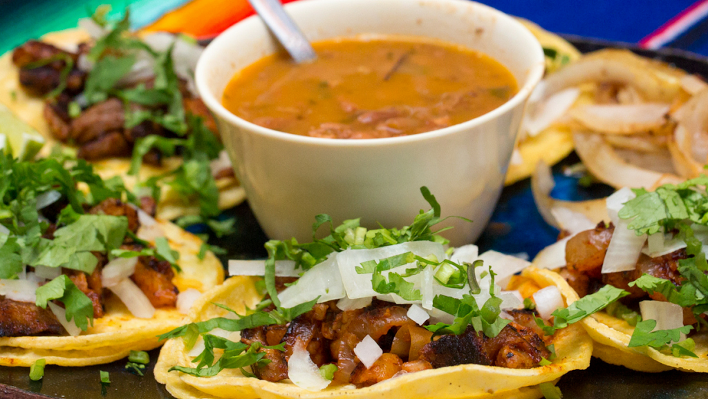 Taqueria Las Tapatias | restaurant | 1130 TX-332, Clute, TX 77531, USA | 9793163450 OR +1 979-316-3450