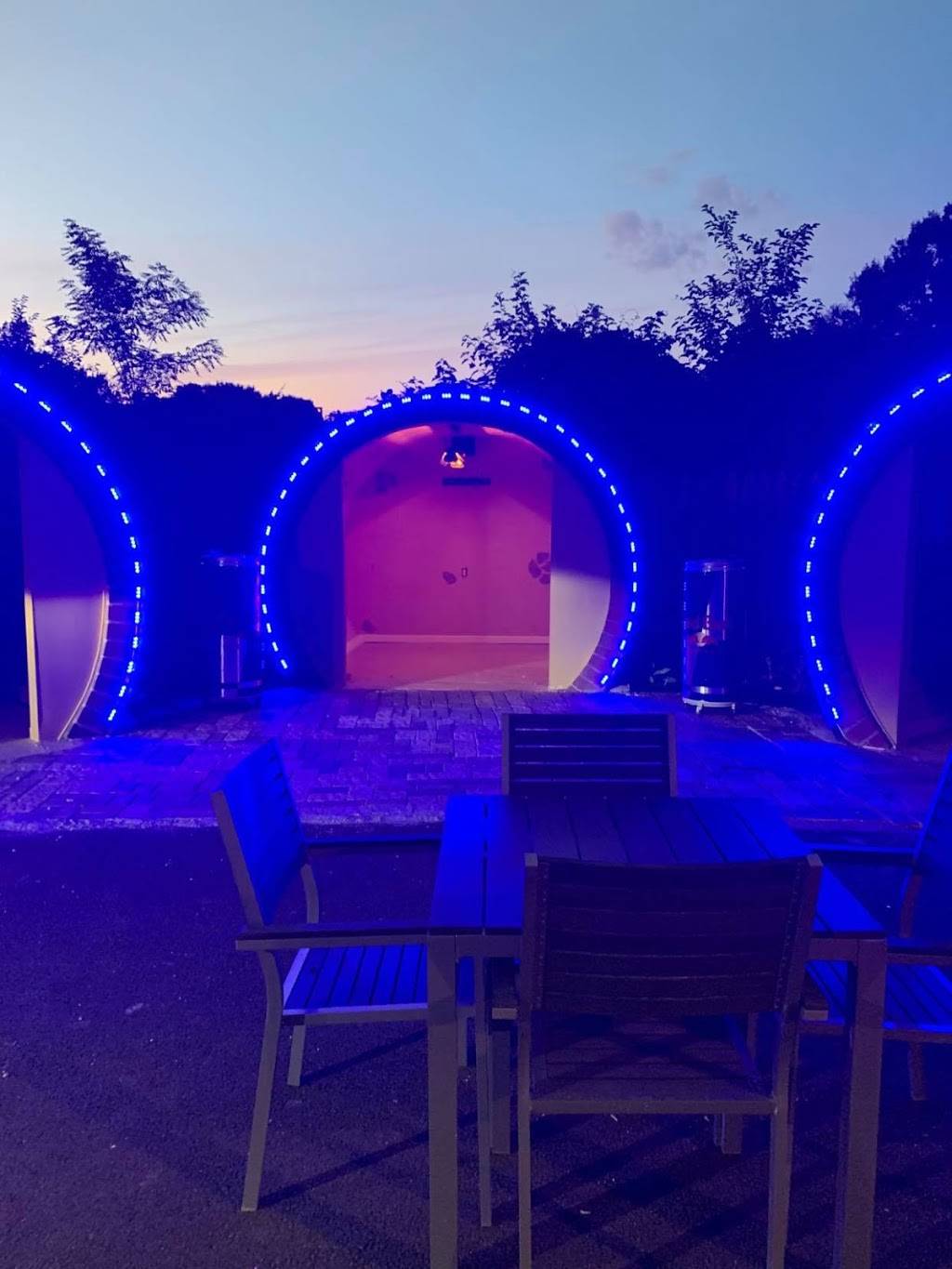 Double Apple lounge | restaurant | 5101 Seminary Rd, Alexandria, VA 22311, USA | 7039013881 OR +1 703-901-3881