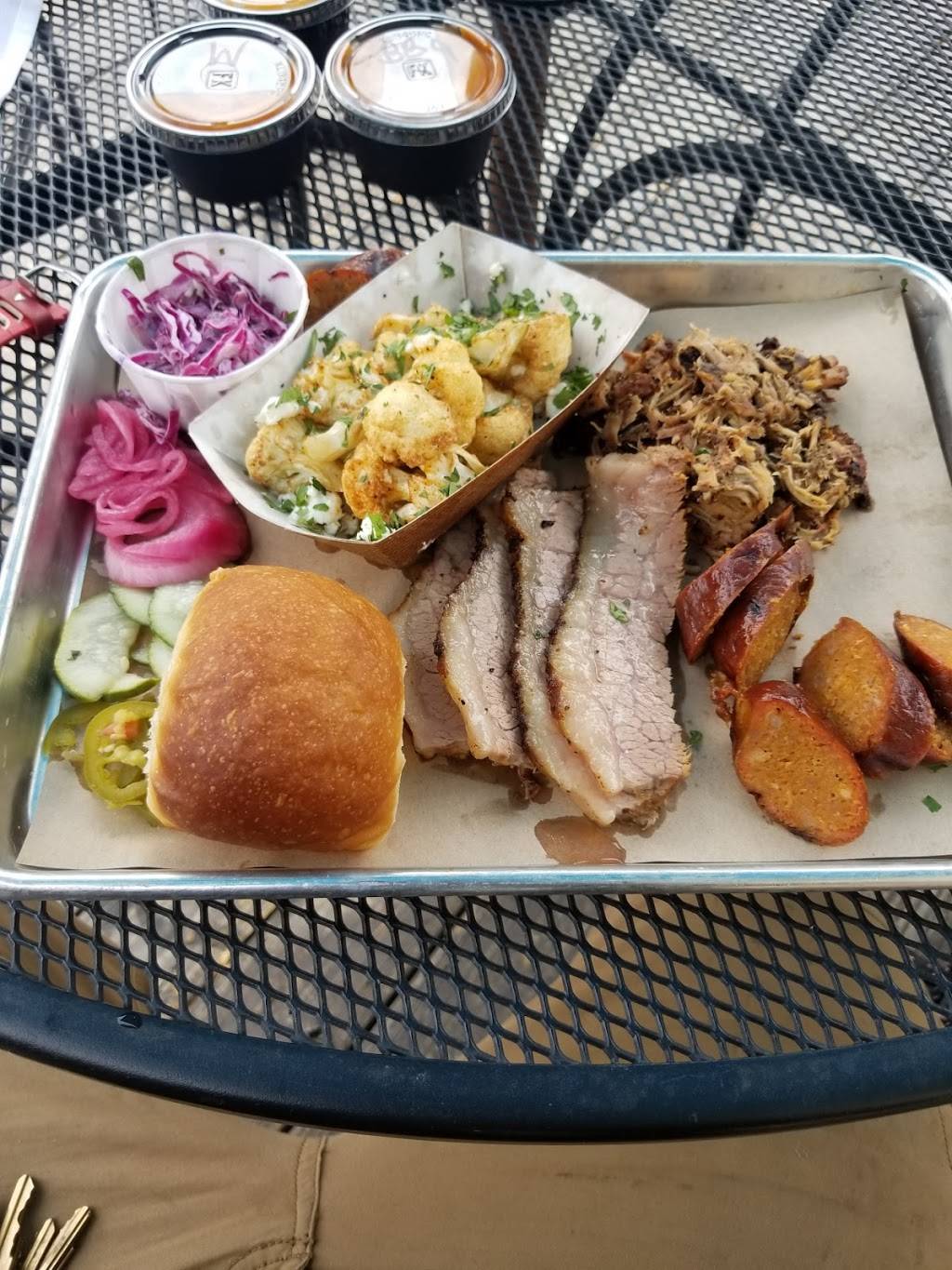 Smokin Qs BBQ and Beer House | restaurant | 718 Som Center Rd, Mayfield, OH 44143, USA | 4406460429 OR +1 440-646-0429