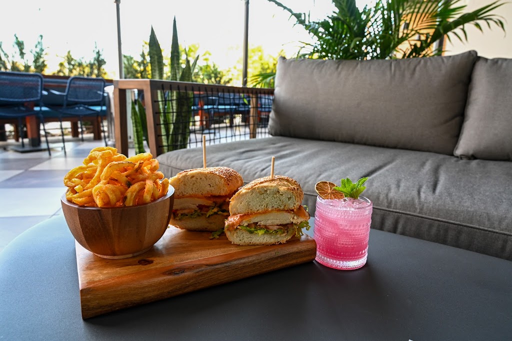 Highline Park | restaurant | 600 N Shepherd Dr Suite 499, Houston, TX 77007, USA | 8325381056 OR +1 832-538-1056