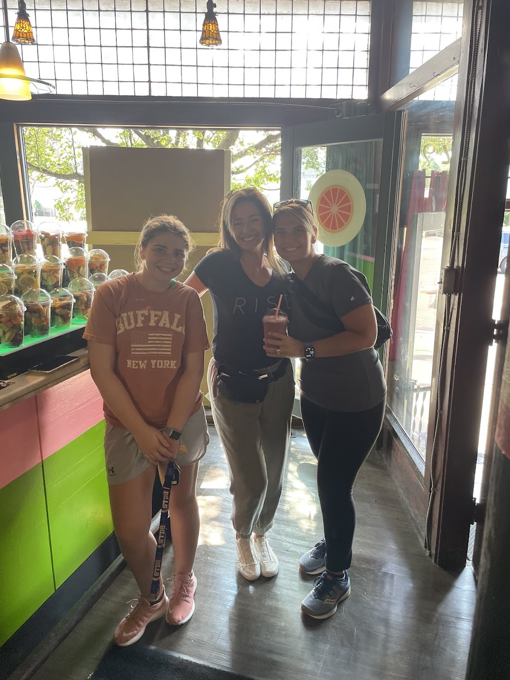 Juicey Quartz Juice Bar | restaurant | 2284 Genesee St, Buffalo, NY 14225, USA | 3238392964 OR +1 323-839-2964