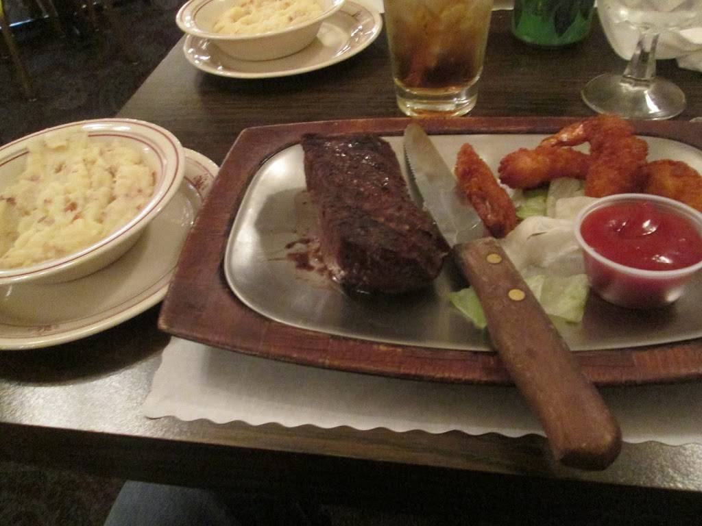 The Bridge Restaurant & Lounge | restaurant | 31 Locust St, Dubuque, IA 52001, USA | 5635577280 OR +1 563-557-7280