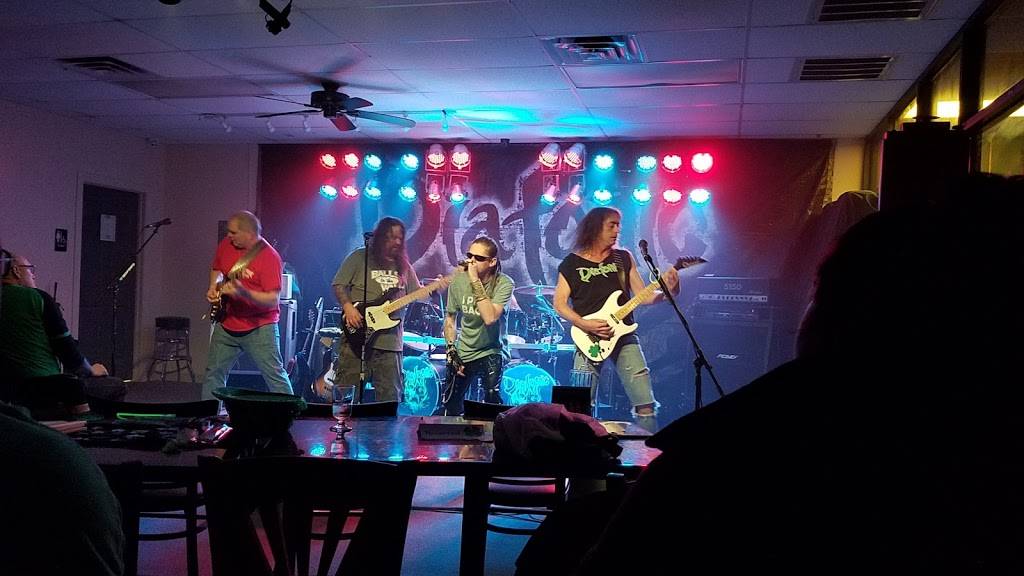 Towne Point Pub & Restaurant | restaurant | 3558 Towne Point Rd, Portsmouth, VA 23703, USA | 7576730195 OR +1 757-673-0195