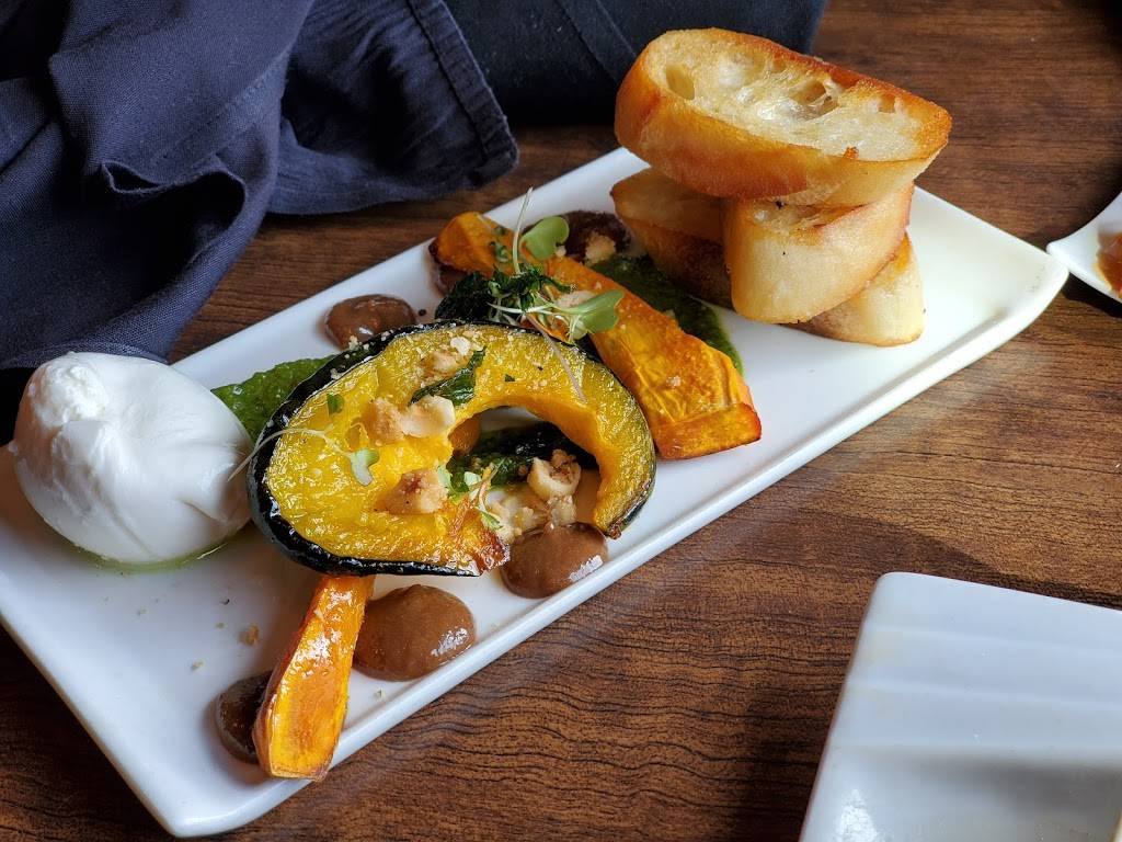 LoLo American Kitchen and Craft Bar | restaurant | 233 Main St S, Stillwater, MN 55082, USA | 6513422461 OR +1 651-342-2461