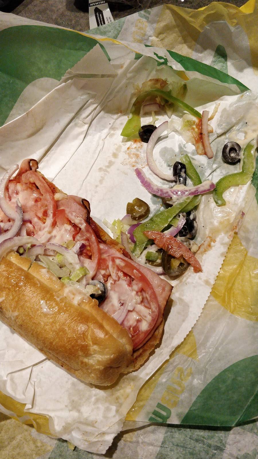 Subway | meal takeaway | 10 Lower Spadina Ave Suite 102, Toronto, ON M5V 2Z2, Canada | 6473506689 OR +1 647-350-6689