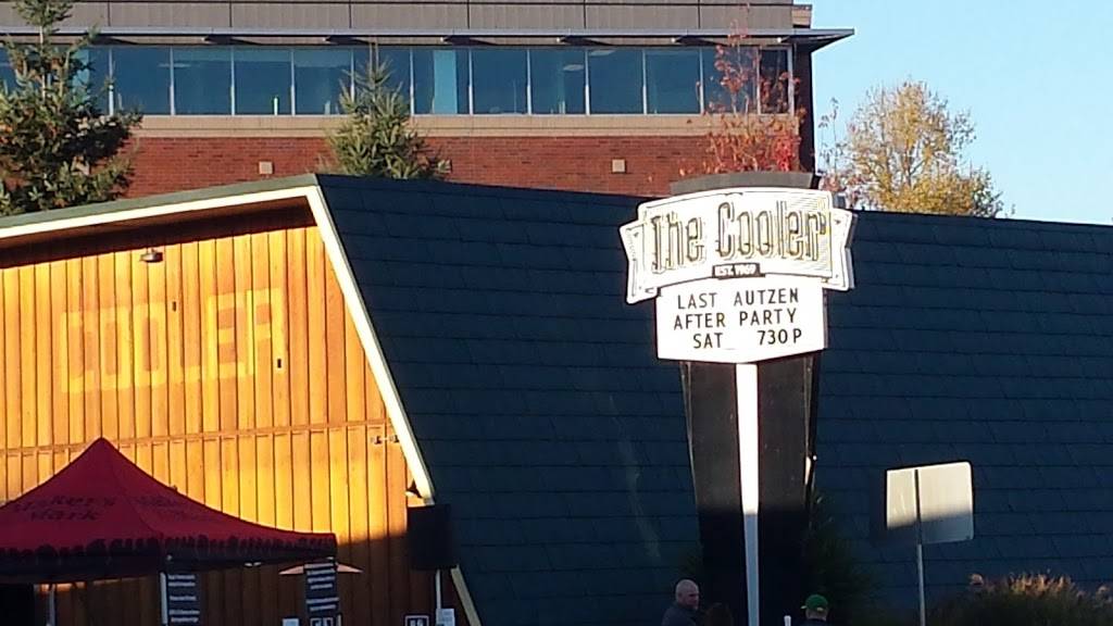 The Cooler Restaurant and Bar | restaurant | 20 Centennial Loop, Eugene, OR 97401, USA | 5414844355 OR +1 541-484-4355