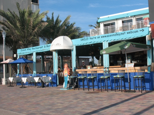 Ocean Alley Restaurant & Beach Bar | restaurant | 900 N Broadwalk, Hollywood, FL 33019, USA | 9549216171 OR +1 954-921-6171