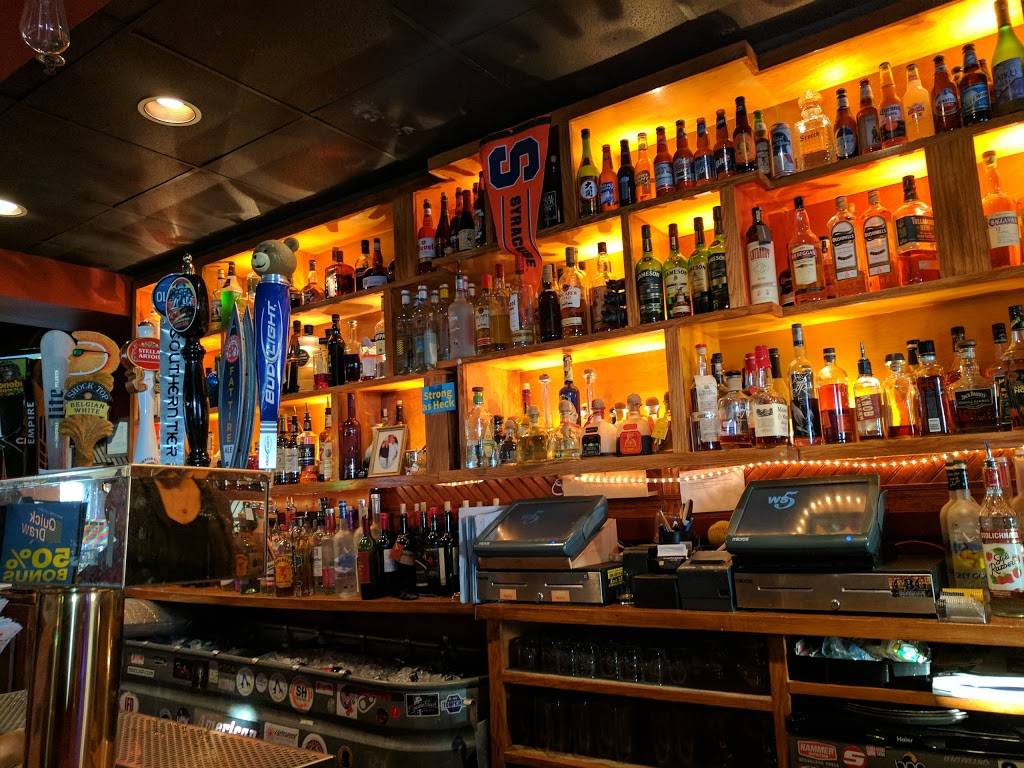 Crossroads Bar and Grille | restaurant | 3120 N Triphammer Rd, Lansing, NY 14882, USA | 6075337803 OR +1 607-533-7803