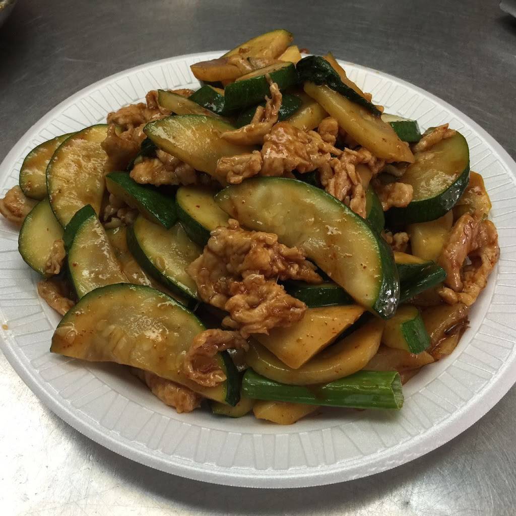 Chefs Garden | restaurant | 8009 164th St, Jamaica, NY 11432, USA | 7183800956 OR +1 718-380-0956