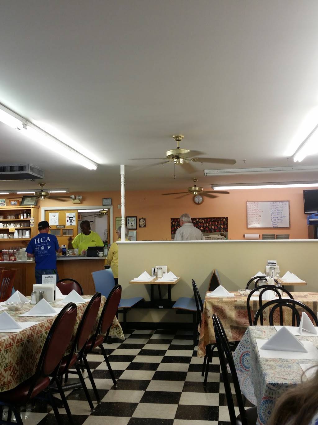 Sisters | restaurant | 207 E Rickert Ave, Dickson, TN 37055, USA | 6154414737 OR +1 615-441-4737
