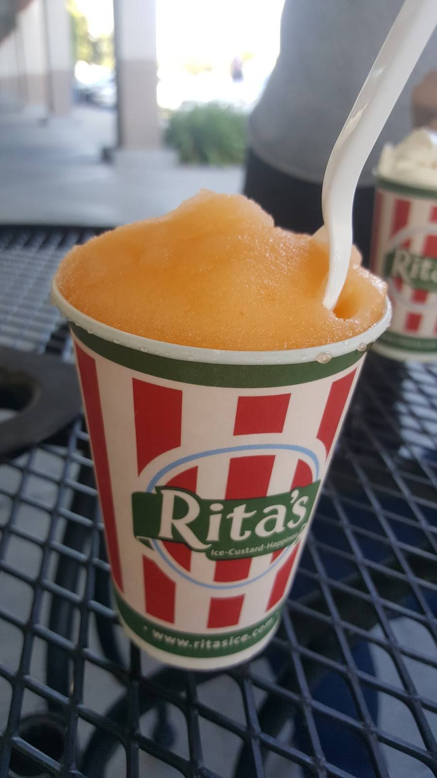 Ritas Italian Ice & Frozen Custard | restaurant | 2001 McHenry Ave, Modesto, CA 95350, USA | 2095695295 OR +1 209-569-5295