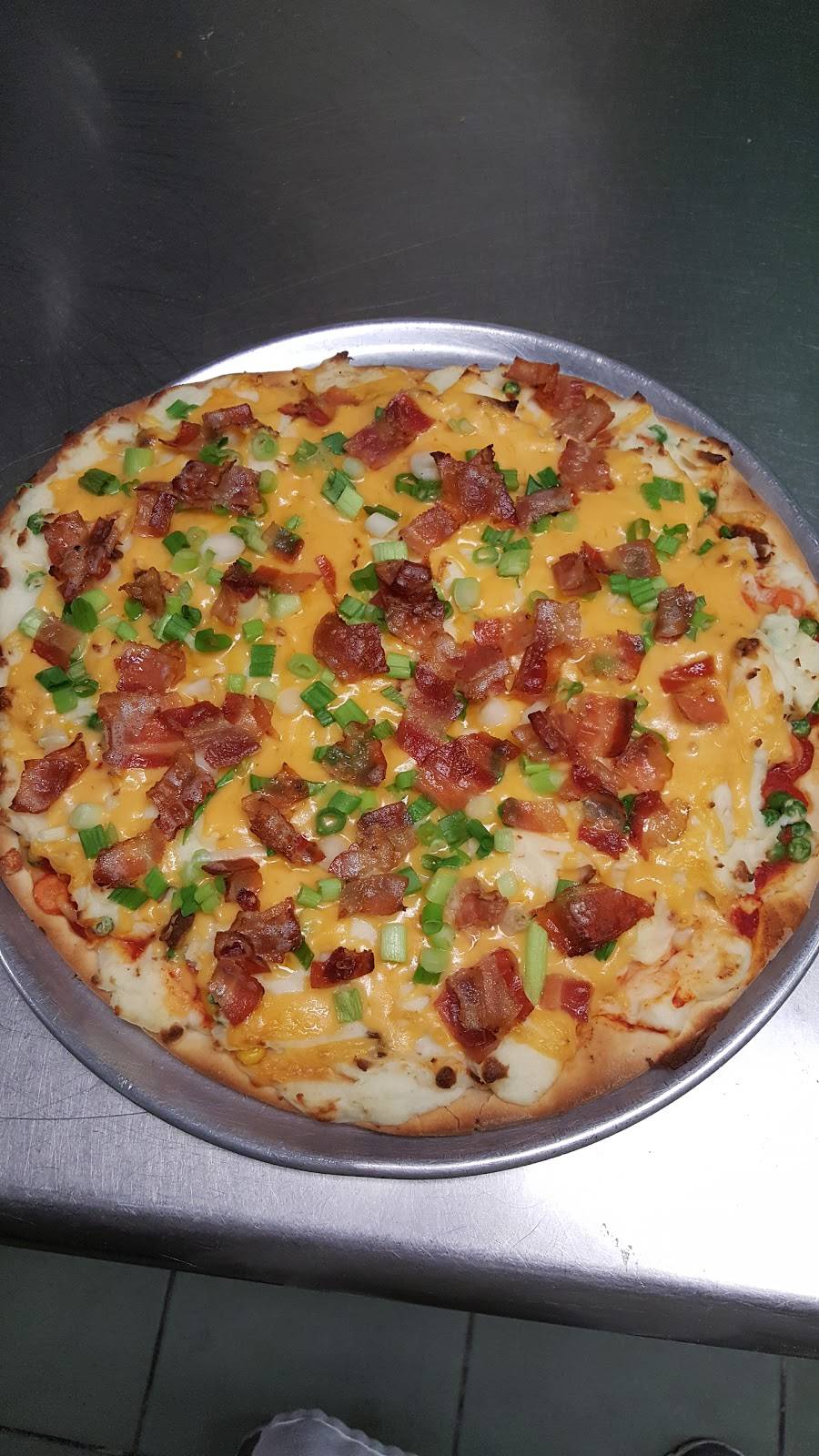 Di Carlos Pizza | restaurant | 330 N Springfield St, Virden, IL 62690, USA | 2179655323 OR +1 217-965-5323