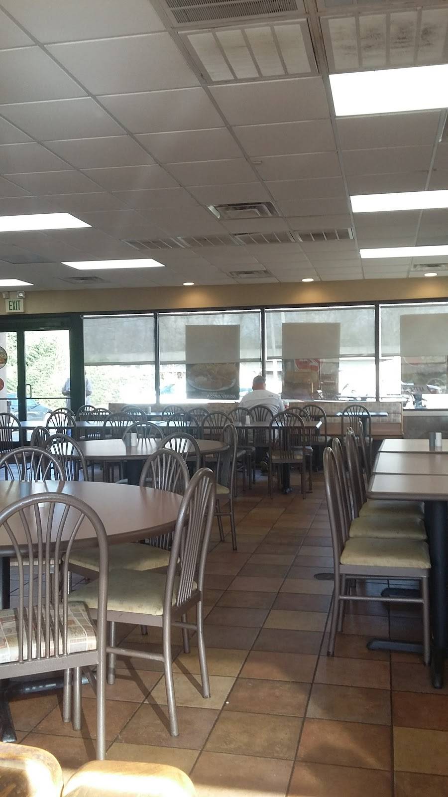 Jacks | restaurant | 303 9th Ave SW, La Fayette, AL 36862, USA | 3348648376 OR +1 334-864-8376