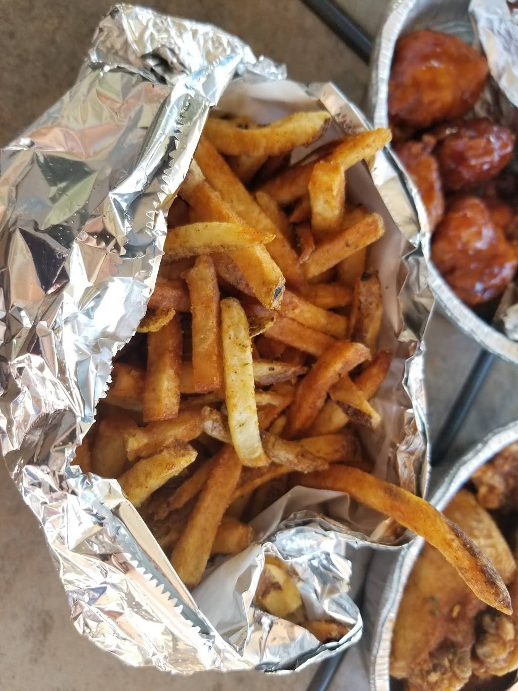 ATL Wings | restaurant | 1051 Hempstead Turnpike, Franklin Square, NY 11010, USA | 5167759464 OR +1 516-775-9464