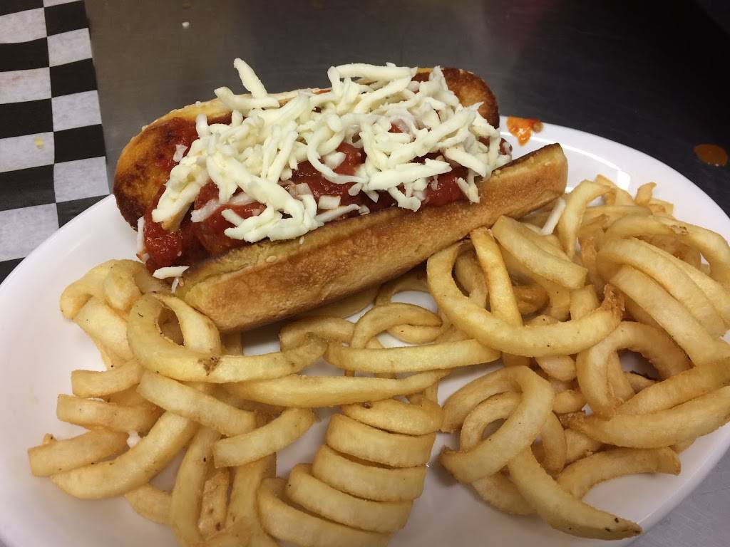 Bender on 7 | restaurant | 820 S Summit St, Girard, KS 66743, USA | 6207244860 OR +1 620-724-4860