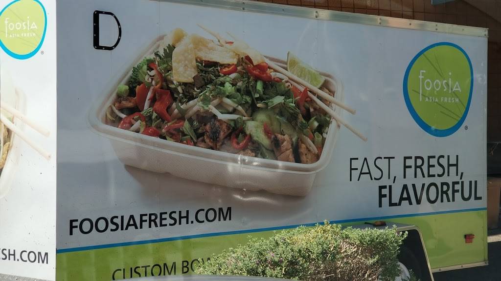 Jack in the Box | restaurant | 13610 N Scottsdale Rd Ste 31, Scottsdale, AZ 85254, USA | 4804438005 OR +1 480-443-8005