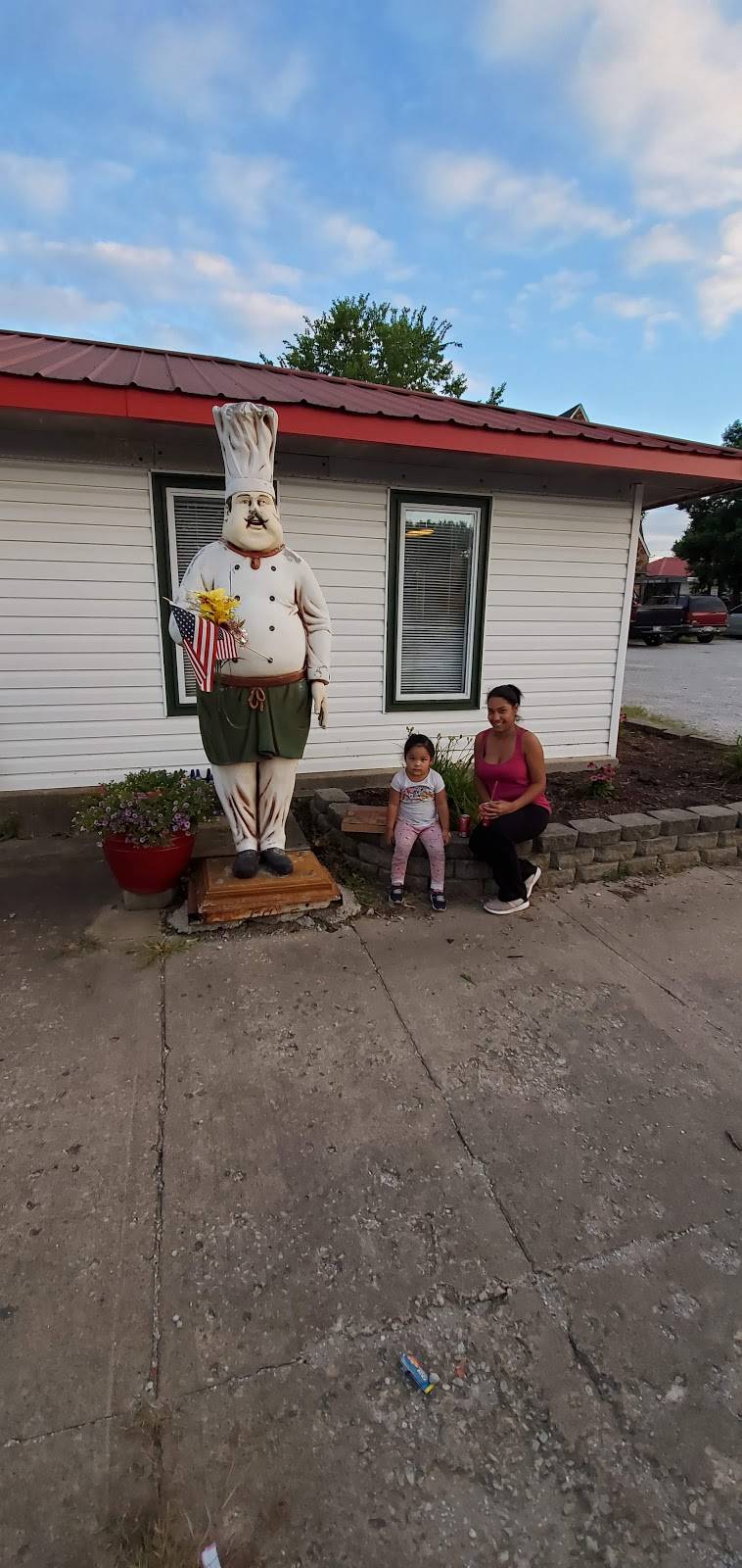 Uptown Pizza | restaurant | 721 W Main St, Barnsdall, OK 74002, USA | 9188473711 OR +1 918-847-3711