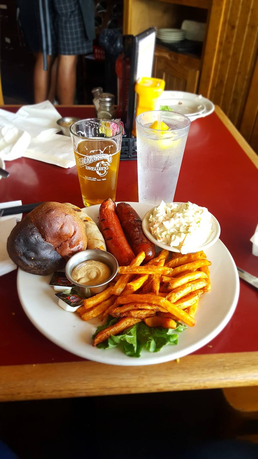 Fredericksburg Brewing Company | restaurant | 245 E Main St, Fredericksburg, TX 78624, USA | 8309971646 OR +1 830-997-1646