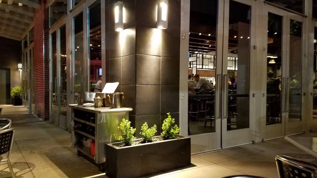 Houlihans | restaurant | Prestonwood Houlihan’s, 5225 Belt Line Rd #220, Dallas, TX 75254, USA | 9723860689 OR +1 972-386-0689