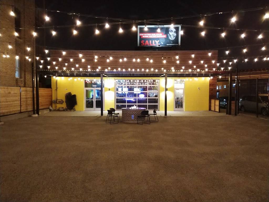 BIG & little’s Restaurant and Bar | restaurant | 3000 W Fullerton Ave, Chicago, IL 60647, USA | 7736879033 OR +1 773-687-9033