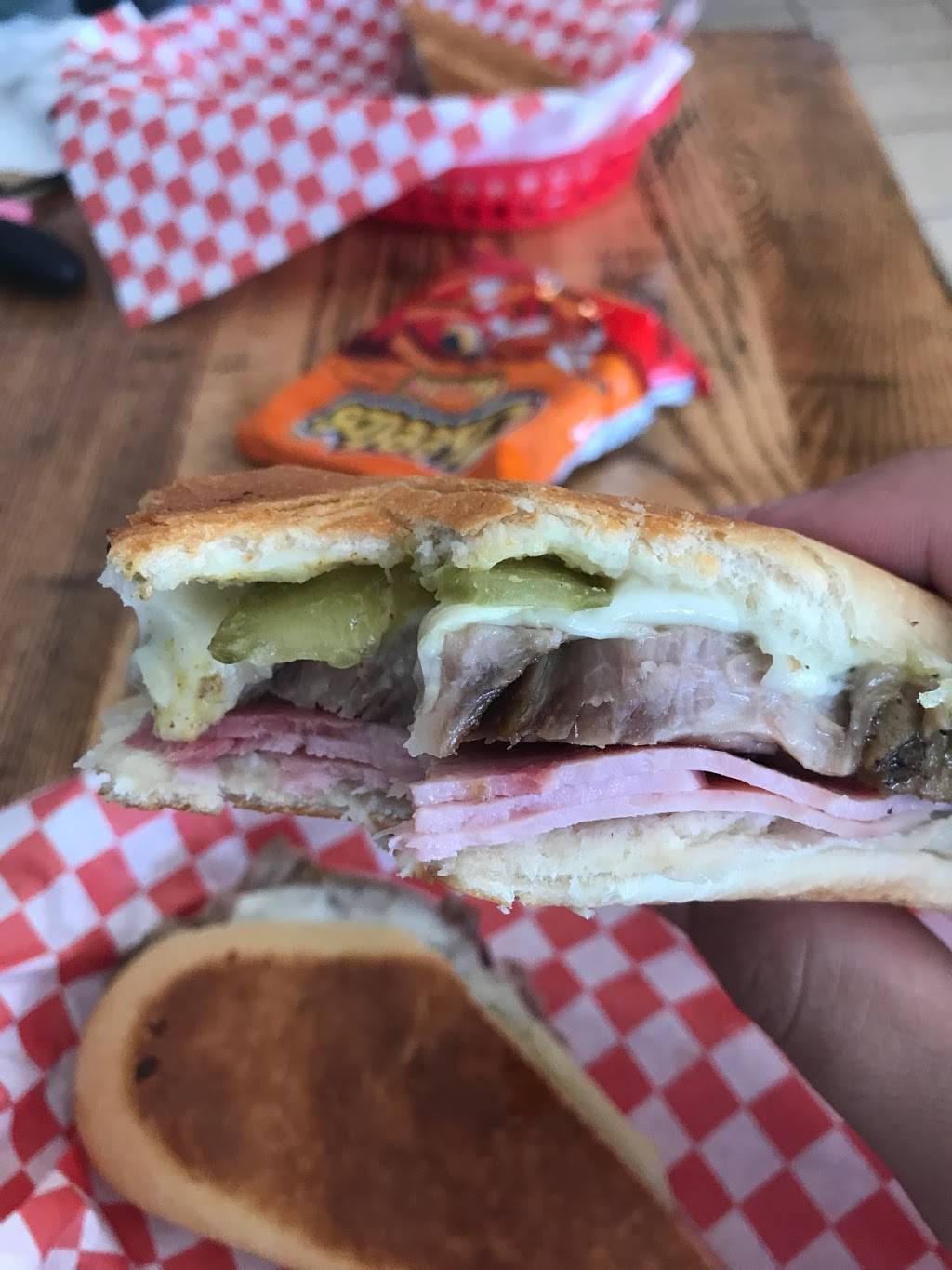 Buchito | restaurant | 131 Broadway, Kissimmee, FL 34741, USA | 4074837813 OR +1 407-483-7813