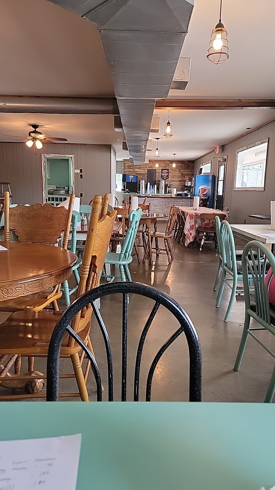 Paw-Paw’s Country Cookin | restaurant | 415 Cumberland St W, Cowan, TN 37318, USA | 9319158313 OR +1 931-915-8313