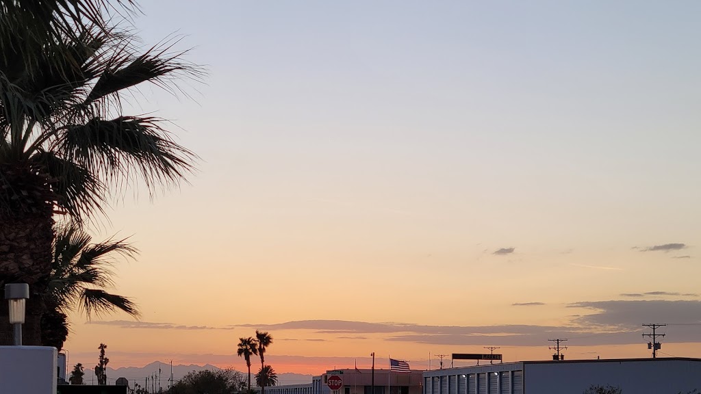 Dumas Walkers Restaurant & Bar | restaurant | 150275 Turquoise Rd, Big River, CA 92242, USA | 7606659275 OR +1 760-665-9275