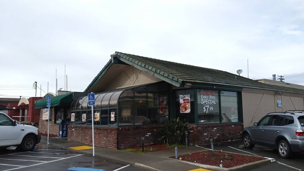 chicken & waffles house | restaurant | 3129 Arden Way, Sacramento, CA 95825, USA | 9164888901 OR +1 916-488-8901