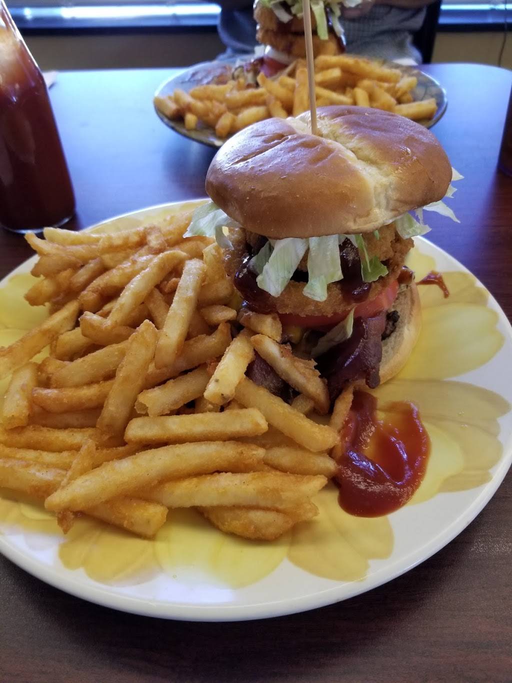 Marcola Roadhouse | restaurant | 92178 Marcola Rd, Marcola, OR 97454, USA | 5419332828 OR +1 541-933-2828