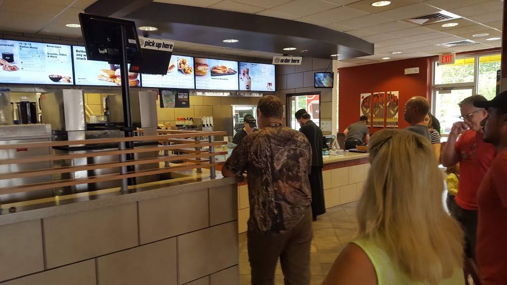McDonalds | cafe | 329 Franklin Plaza, Franklin, NC 28734, USA | 8283697462 OR +1 828-369-7462