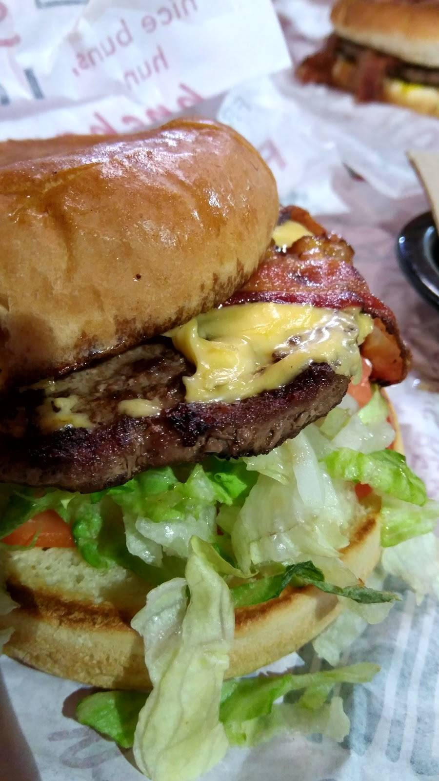 Blakes Lotaburger | restaurant | 12371 Edgemere Blvd #215, El Paso, TX 79938, USA | 9153135112 OR +1 915-313-5112