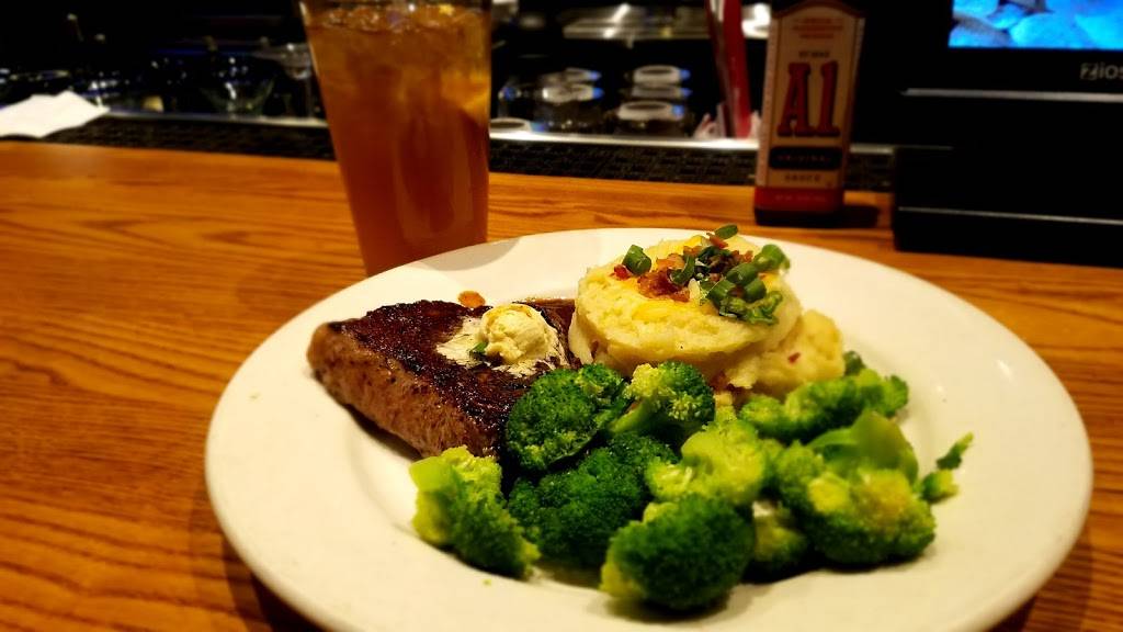 Chilis Grill & Bar | restaurant | 579 Highway 287 North, Lafayette, CO 80026, USA | 3036046197 OR +1 303-604-6197