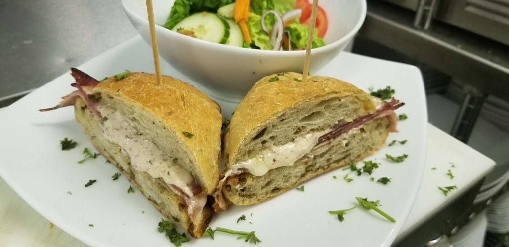 River Clubhouse | restaurant | 1821 River Rd, Upper Black Eddy, PA 18972, USA | 6105562060 OR +1 610-556-2060