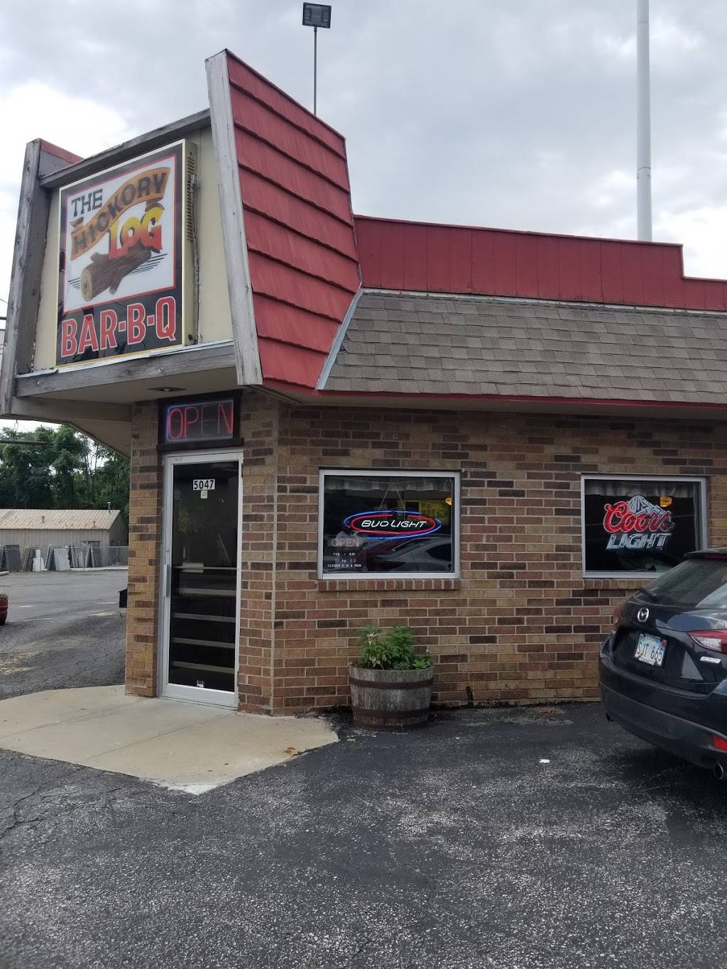 Hickory Log Bar-B-Q | restaurant | 5047 Welborn Ln, Kansas City, KS 66104, USA | 9132879560 OR +1 913-287-9560
