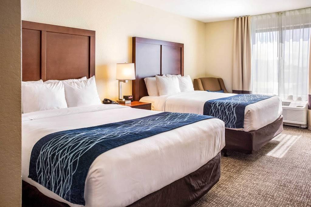 Comfort Inn & Suites | restaurant | 6115 Niagara Falls Blvd, Niagara Falls, NY 14304, USA | 7165242727 OR +1 716-524-2727