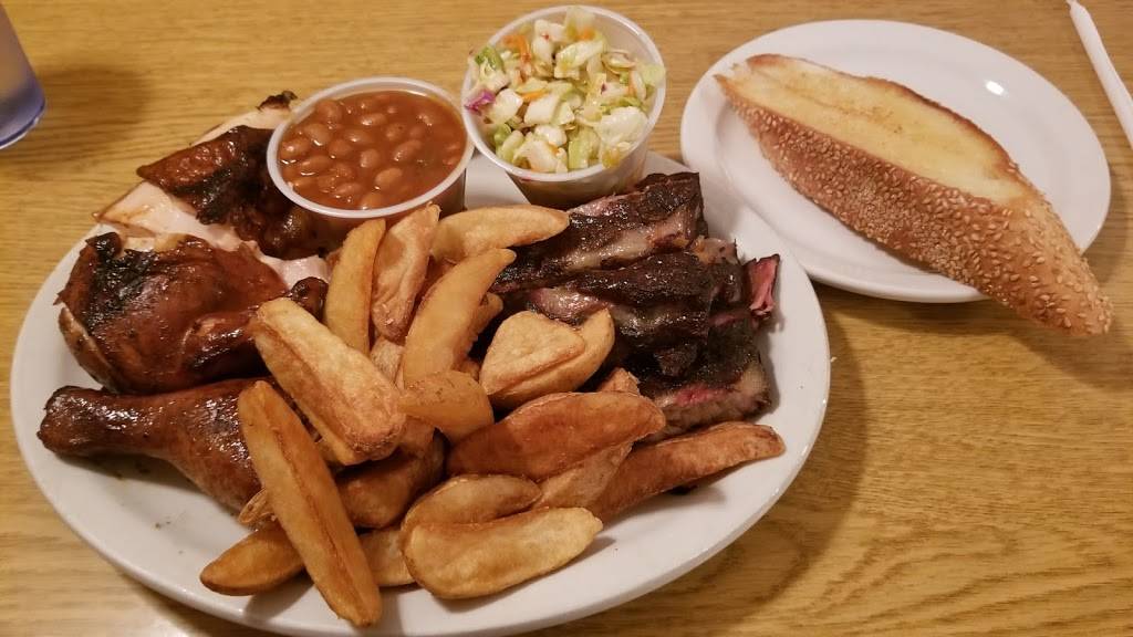 Fat Jacks Barbecue | restaurant | 6207 Monona Dr, Monona, WI 53716, USA | 6082214220 OR +1 608-221-4220