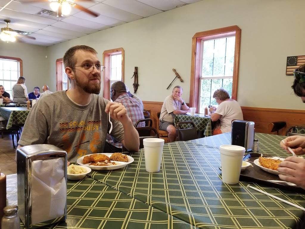 Bar-B-Que Hut | restaurant | 1380 S Guignard Dr, Sumter, SC 29150, USA | 8037735911 OR +1 803-773-5911